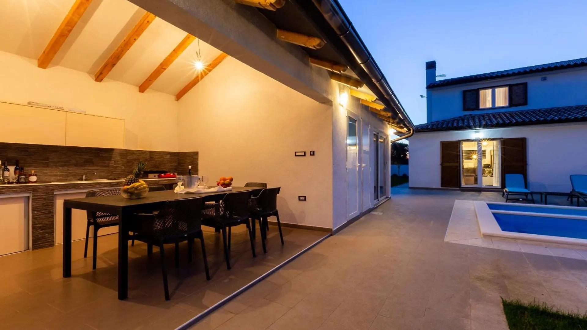 Villa Alba Bianca Near Pula For 6 People With Children Playground And Wellness Sisan 0*,
