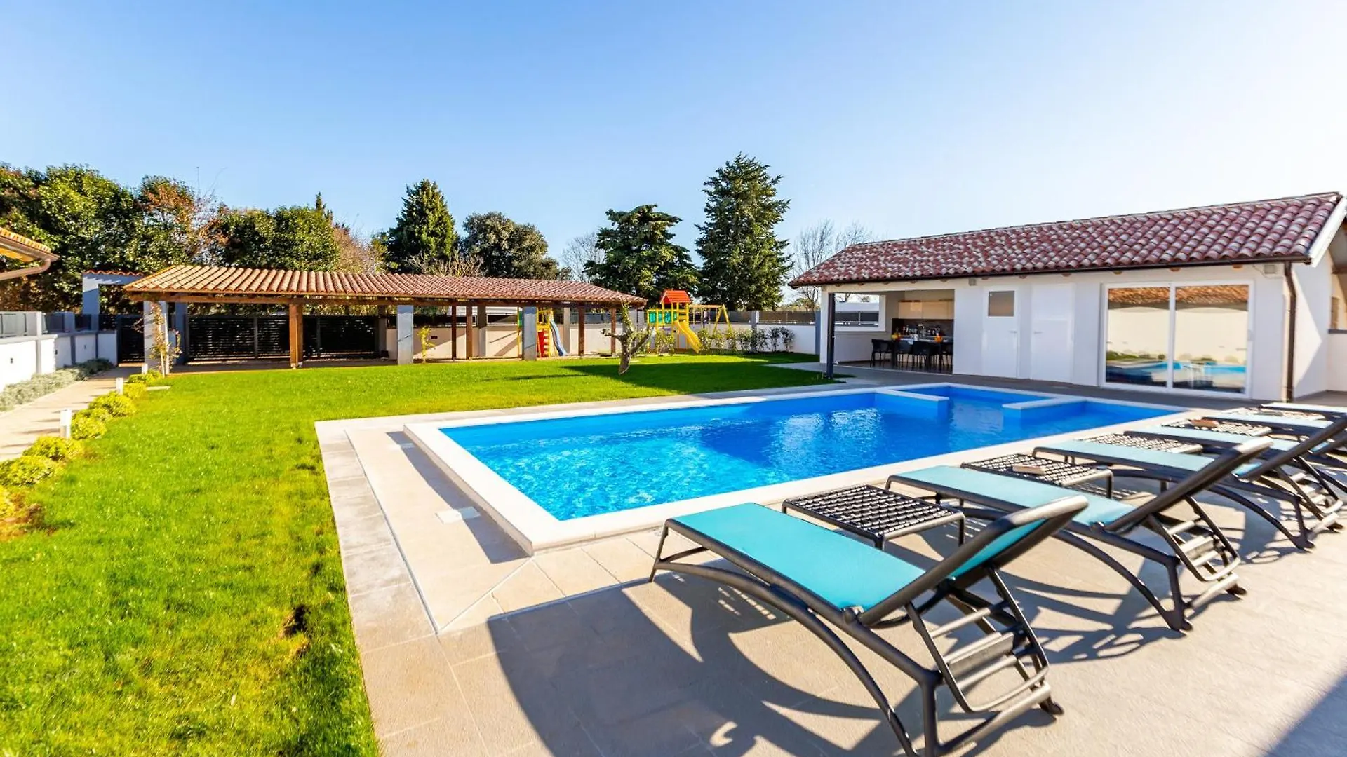 Villa Alba Bianca Near Pula For 6 People With Children Playground And Wellness Sisan