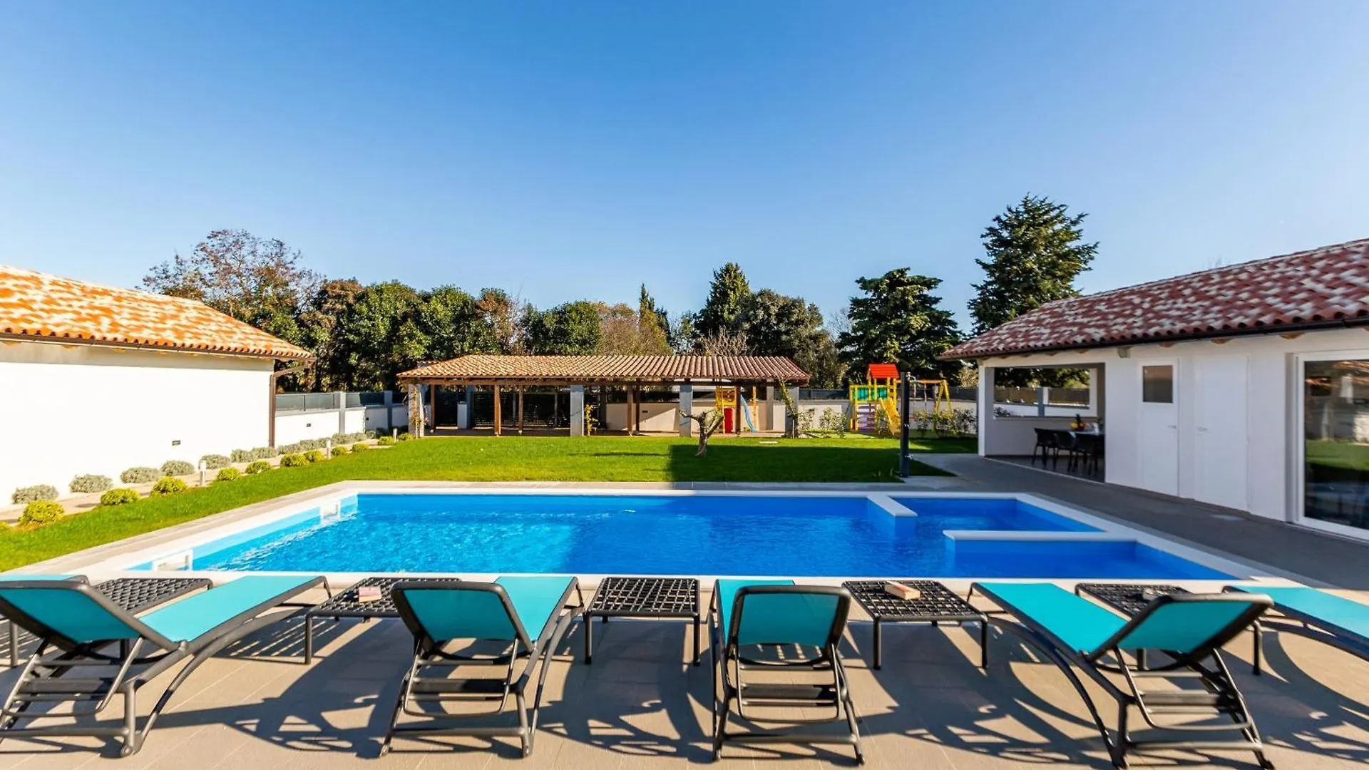 Villa Alba Bianca Near Pula For 6 People With Children Playground And Wellness Sisan