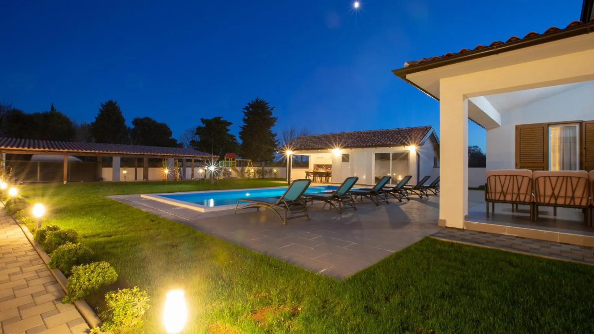 Villa Alba Bianca Near Pula For 6 People With Children Playground And Wellness Sisan